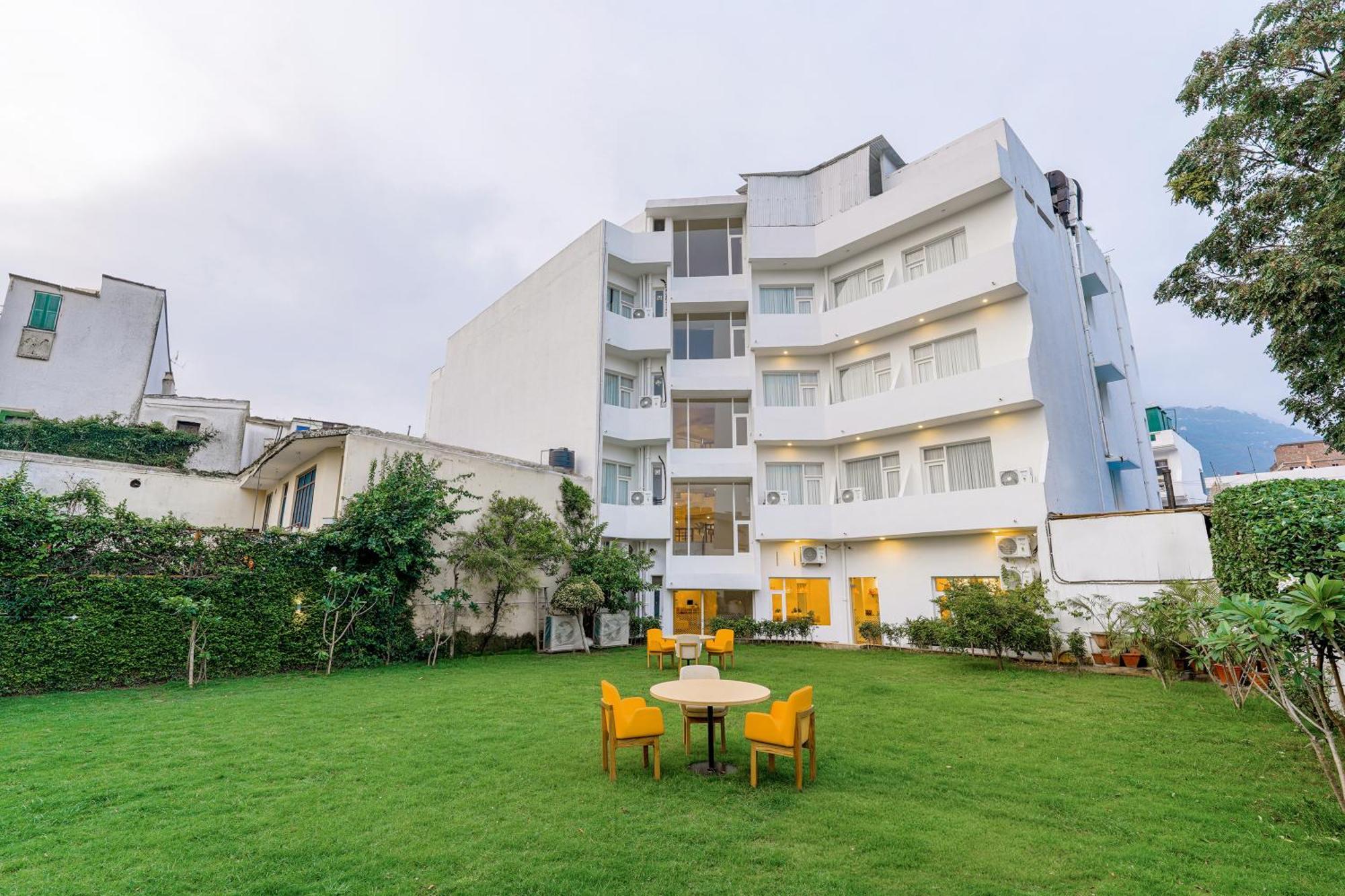 Bloom Hotel Katra Extérieur photo
